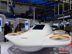 <b>业和从业者应加快拥抱AI、大数据等智能手艺</b>